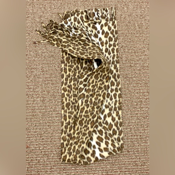 5 Foot Long Cheetah Leopard Wild Safari Animal Print Fringed Fleece Scarf - Picture 4 of 8